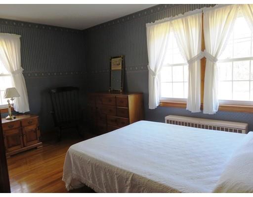20 Munroe St, Georgetown, MA 01833 photo 13