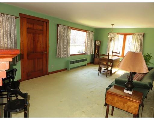 20 Munroe St, Georgetown, MA 01833 photo 9