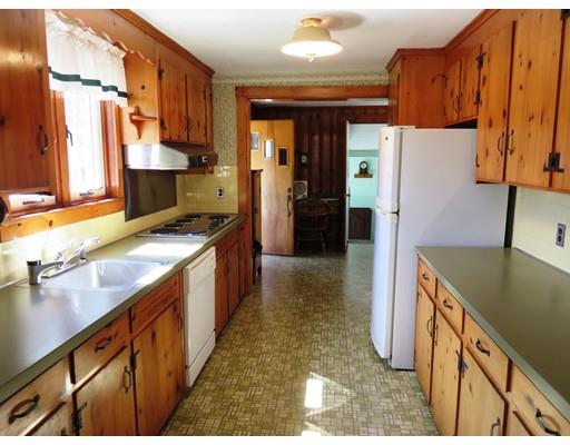 20 Munroe St, Georgetown, MA 01833 photo 4