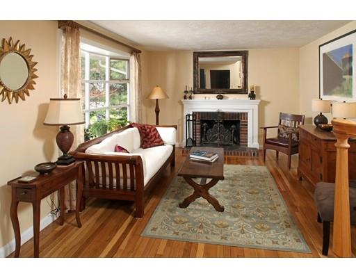 2 Winthrop Rd, Hingham, MA 02043 photo 4