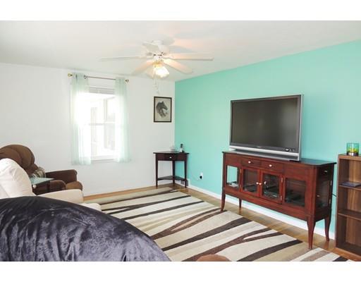 96 Willowbrook Dr, Springfield, MA 01129 photo 3