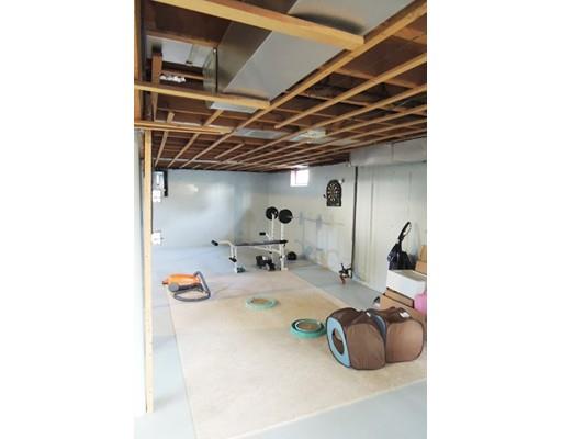 96 Willowbrook Dr, Springfield, MA 01129 photo 13