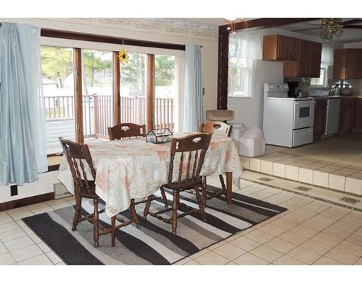 96 Willowbrook Dr, Springfield, MA 01129 photo 6