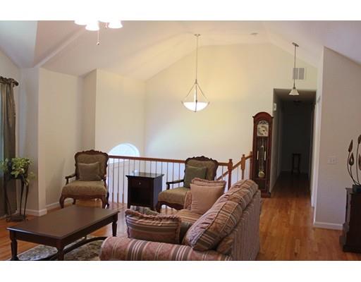 48 Derby Dingle, Springfield, MA 01107 photo 9