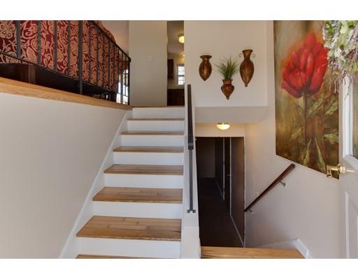 1 Nutmeg Dr, Worcester, MA 01603 photo 2