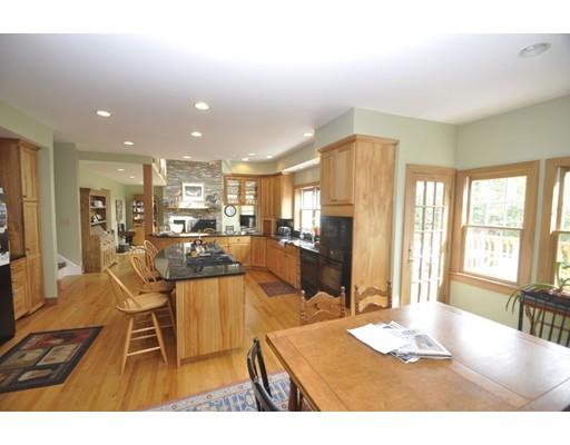 194 Centre St, Danvers, MA 01923 photo 3