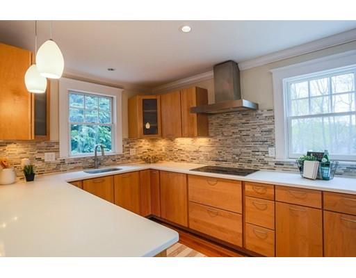 30 Pilgrim Rd, Marblehead, MA 01945 photo 5