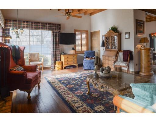 72 Beach St, Marblehead, MA 01945 photo 4