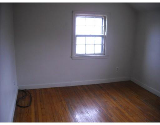 174 Chapin Ter, Springfield, MA 01104 photo 9