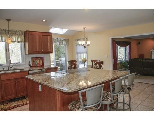 9 Maynard Rd, Berlin, MA 01503 photo 4