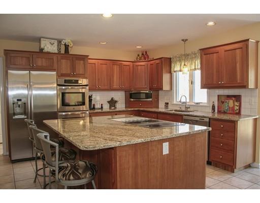 9 Maynard Rd, Berlin, MA 01503 photo 3