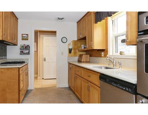 61 Hackensack Rd, Chestnut Hill, MA 02467 photo 6