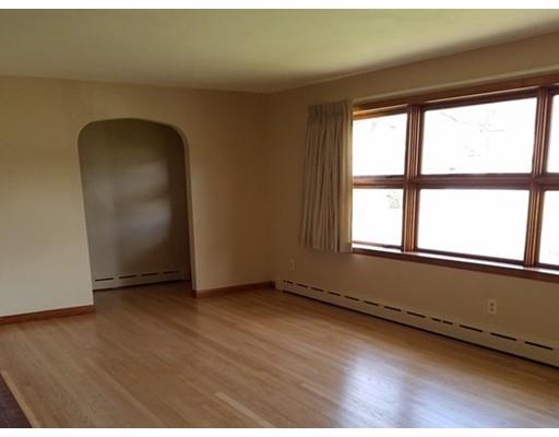 40 Watson St, Chicopee, MA 01020 photo 5