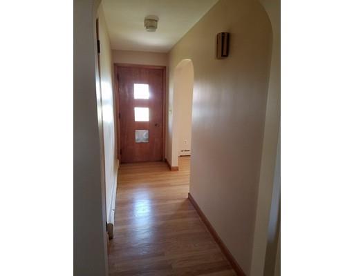 40 Watson St, Chicopee, MA 01020 photo 2
