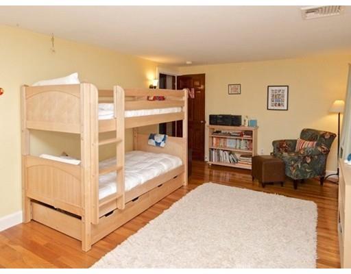 689 Great Plain Ave, Needham, MA 02492 photo 13