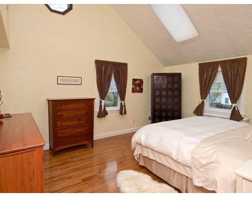 689 Great Plain Ave, Needham, MA 02492 photo 12