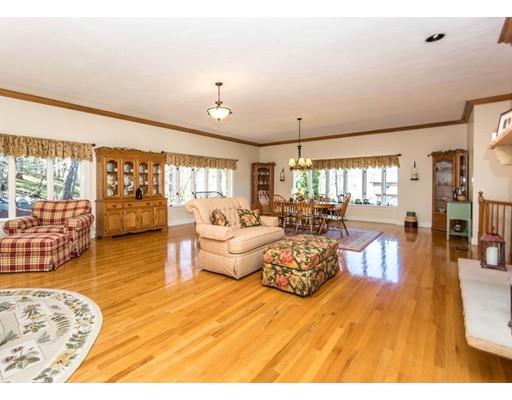 54 Ivy Ln, Waltham, MA 02452 photo 11