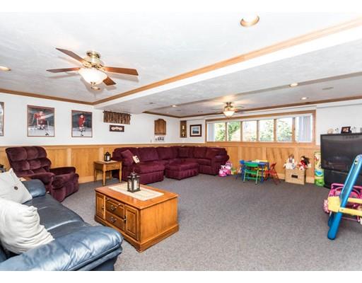 54 Ivy Ln, Waltham, MA 02452 photo 18