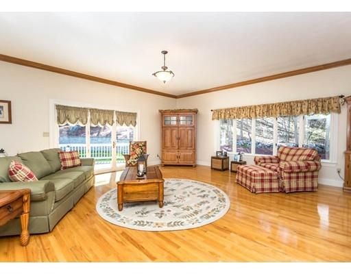 54 Ivy Ln, Waltham, MA 02452 photo 10