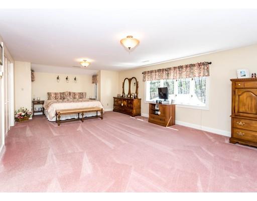 54 Ivy Ln, Waltham, MA 02452 photo 13