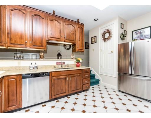54 Ivy Ln, Waltham, MA 02452 photo 5