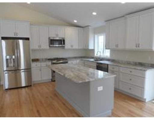 31 Benson St, Worcester, MA 01604 photo 2