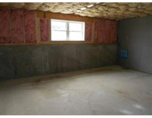31 Benson St, Worcester, MA 01604 photo 15