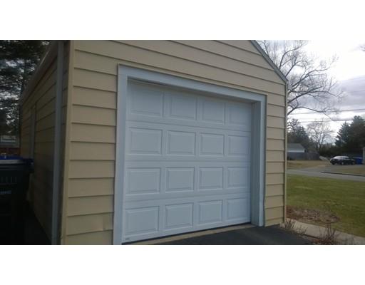 6 Willowbrook Dr, Springfield, MA 01129 photo 3