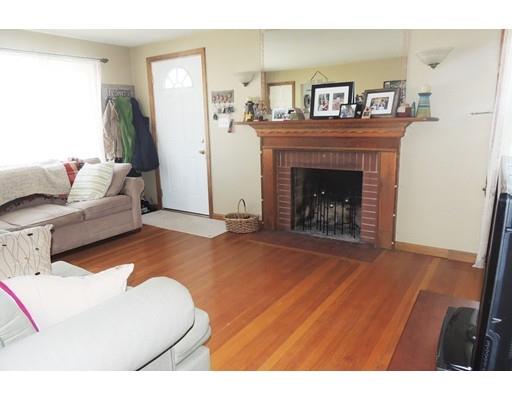 73 Upton St, Springfield, MA 01104 photo 2