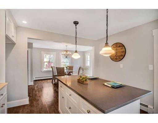 28 Oak St, Reading, MA 01867 photo 4