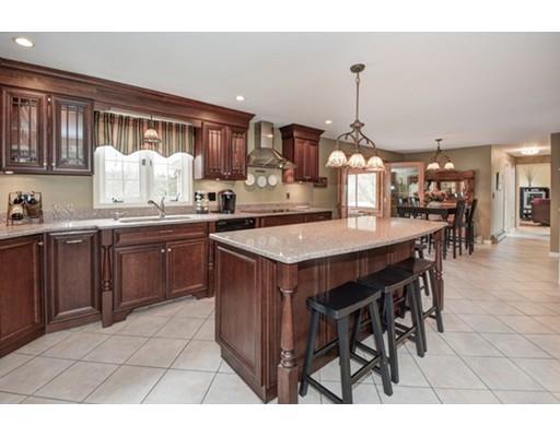 17 Fowler St, Upton, MA 01568 photo 4