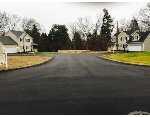 19 Dianna Dr, Springfield, MA 01104 photo 2