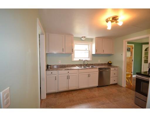 103 Pilgrim Rd, Springfield, MA 01118 photo 10