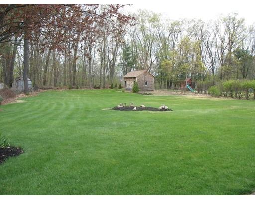 31 Fedak Dr, Chicopee, MA 01013 photo 2