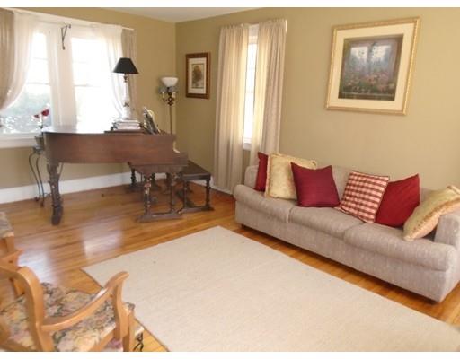 61 Maple St, Middleton, MA 01949 photo 12