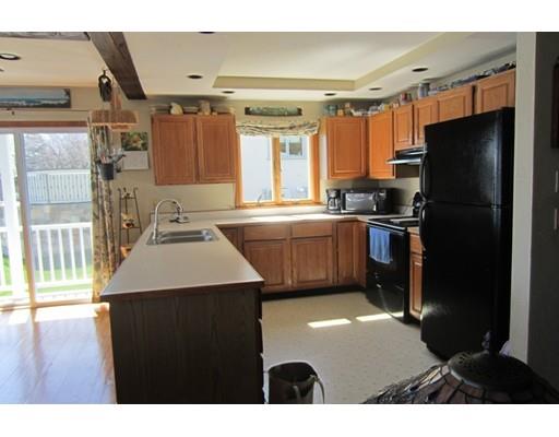 14 Bates Xing, Webster, MA 01570 photo 18