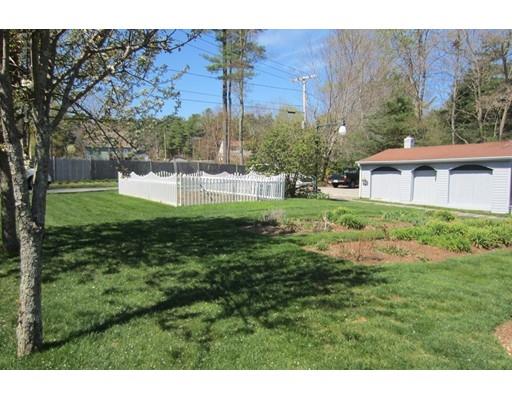 14 Bates Xing, Webster, MA 01570 photo 11