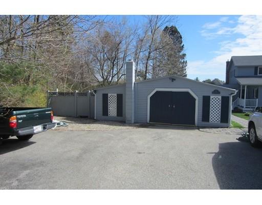 14 Bates Xing, Webster, MA 01570 photo 9