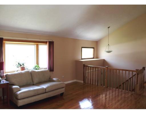 6 Arnold Rd, Framingham, MA 01701 photo 4