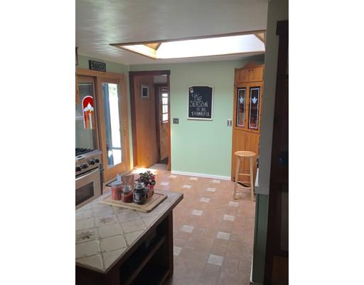 48 Redden St, Springfield, MA 01119 photo 12
