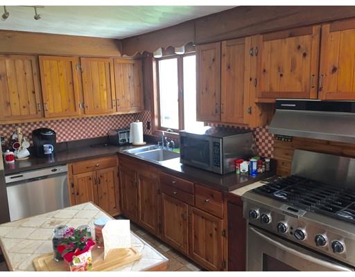 48 Redden St, Springfield, MA 01119 photo 10