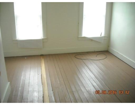 22 Claremont St, Springfield, MA 01108 photo 4
