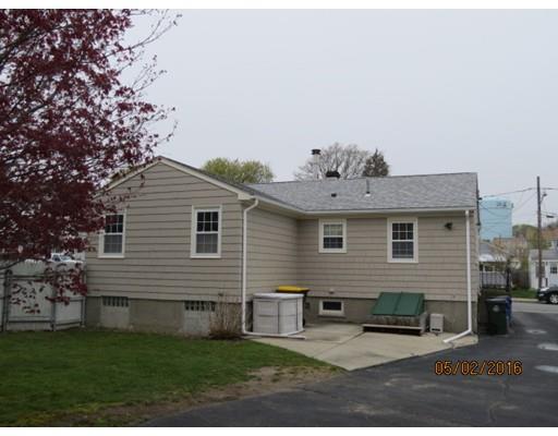 37 Grattan St, Fall River, MA 02721 photo 4