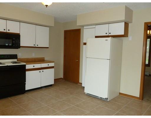 40 Paramount St, Springfield, MA 01104 photo 12
