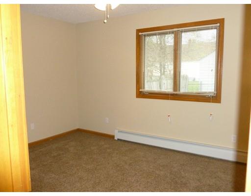 40 Paramount St, Springfield, MA 01104 photo 16