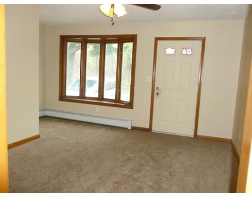 40 Paramount St, Springfield, MA 01104 photo 10