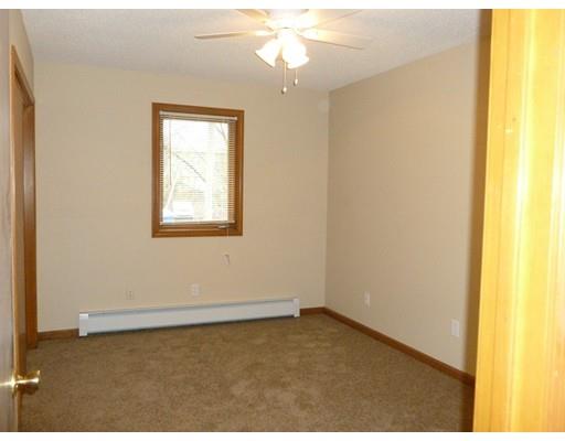 40 Paramount St, Springfield, MA 01104 photo 18