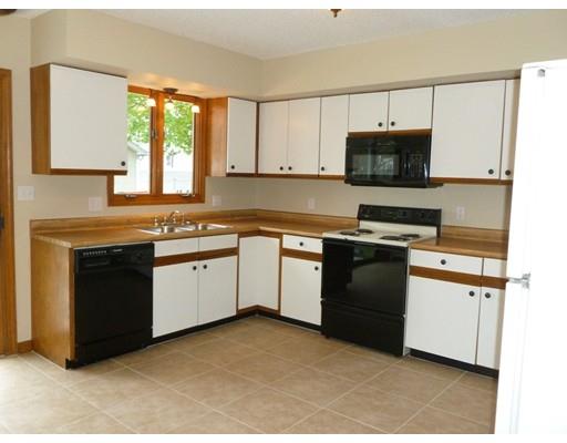 40 Paramount St, Springfield, MA 01104 photo 11