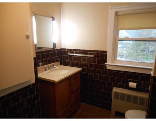 95 Lundberg St, Lowell, MA 01852 photo 5
