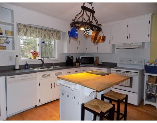 668 Parker St, Springfield, MA 01129 photo 2